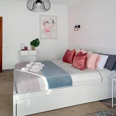 Privadas Cerca De La Playa Y Aeropuerto En Casa Compartida Con Otros Huespedes Сasa de vacaciones Playa Honda (Lanzarote)