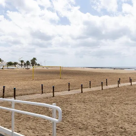 Prázdninový dům Privadas Cerca De La Playa Y Aeropuerto En Casa Compartida Con Otros Huespedes Playa Honda (Lanzarote)