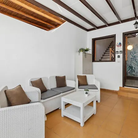 Privadas Cerca De La Playa Y Aeropuerto En Casa Compartida Con Otros Huespedes *