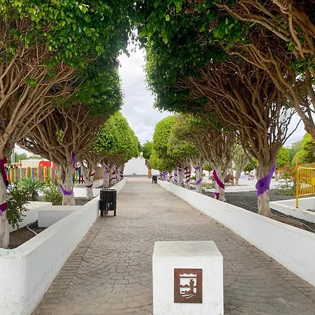Privadas Cerca De La Playa Y Aeropuerto En Casa Compartida Con Otros Huespedes Vakantiehuis Playa Honda (Lanzarote)
