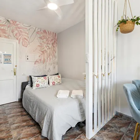 Prázdninový dům Privadas Cerca De La Playa Y Aeropuerto En Casa Compartida Con Otros Huespedes *