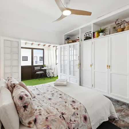 Privadas Cerca De La Playa Y Aeropuerto En Casa Compartida Con Otros Huespedes Prázdninový dům Playa Honda (Lanzarote)