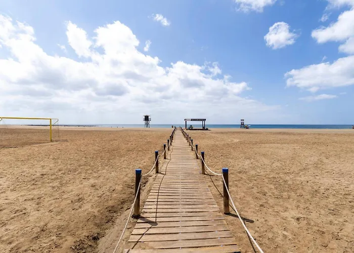 Privadas Cerca De La Playa Y Aeropuerto En Casa Compartida Con Otros Huespedes * 宏达海滩