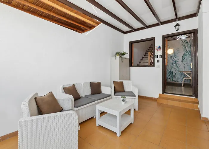 Privadas Cerca De La Playa Y Aeropuerto En Casa Compartida Con Otros Huespedes *