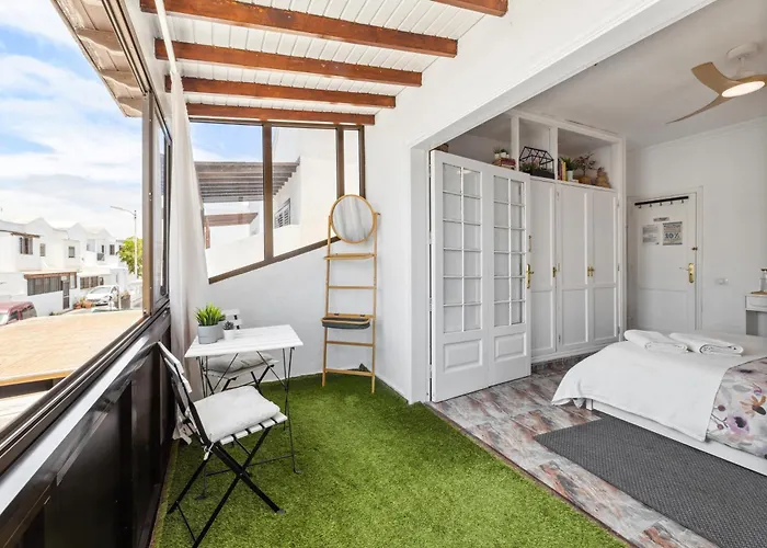 Feriehus Privadas Cerca De La Playa Y Aeropuerto En Casa Compartida Con Otros Huespedes