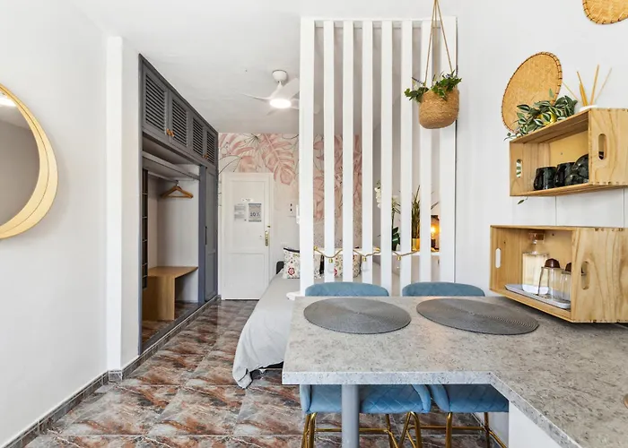 Privadas Cerca De La Playa Y Aeropuerto En Casa Compartida Con Otros Huespedes