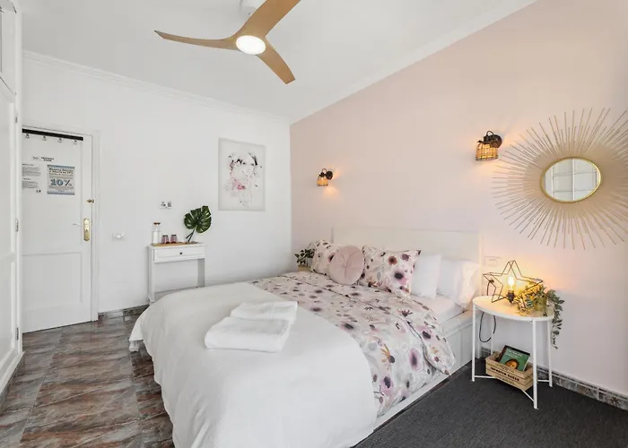 Privadas Cerca De La Playa Y Aeropuerto En Casa Compartida Con Otros Huespedes *