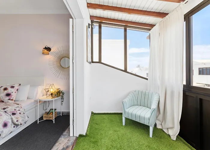 Privadas Cerca De La Playa Y Aeropuerto En Casa Compartida Con Otros Huespedes Feriehus Playa Honda (Lanzarote)