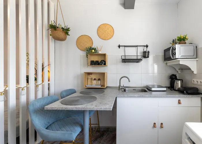 Privadas Cerca De La Playa Y Aeropuerto En Casa Compartida Con Otros Huespedes Feriehus *