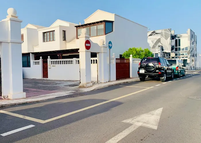 Privadas Cerca De La Playa Y Aeropuerto En Casa Compartida Con Otros Huespedes Feriehus Playa Honda (Lanzarote)