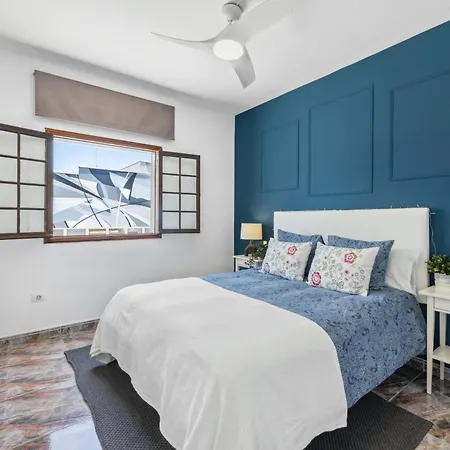 Casa de Férias Privadas Cerca De La Playa Y Aeropuerto En Casa Compartida Con Otros Huespedes