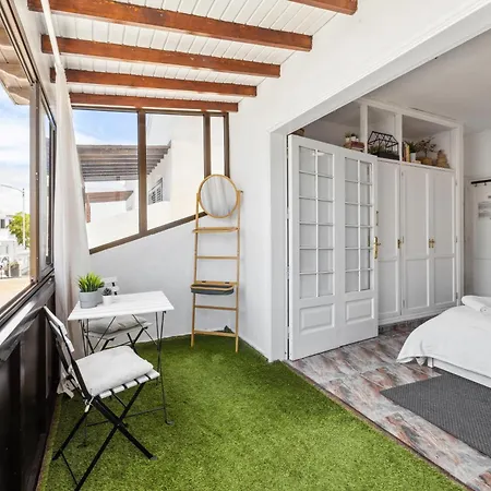 Casa de Férias Privadas Cerca De La Playa Y Aeropuerto En Casa Compartida Con Otros Huespedes